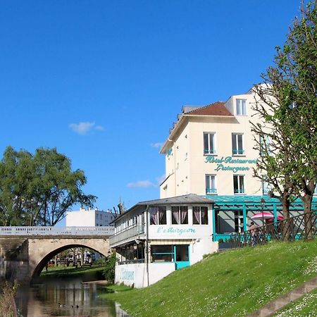 Hotel L'Esturgeon ポワシー エクステリア 写真