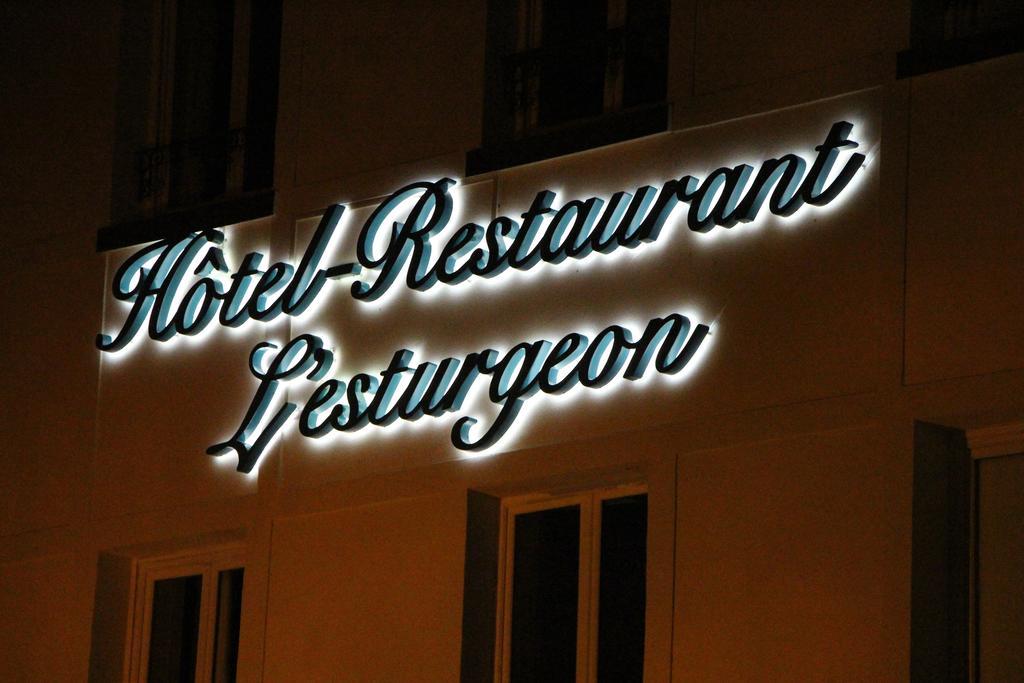 Hotel L'Esturgeon ポワシー エクステリア 写真